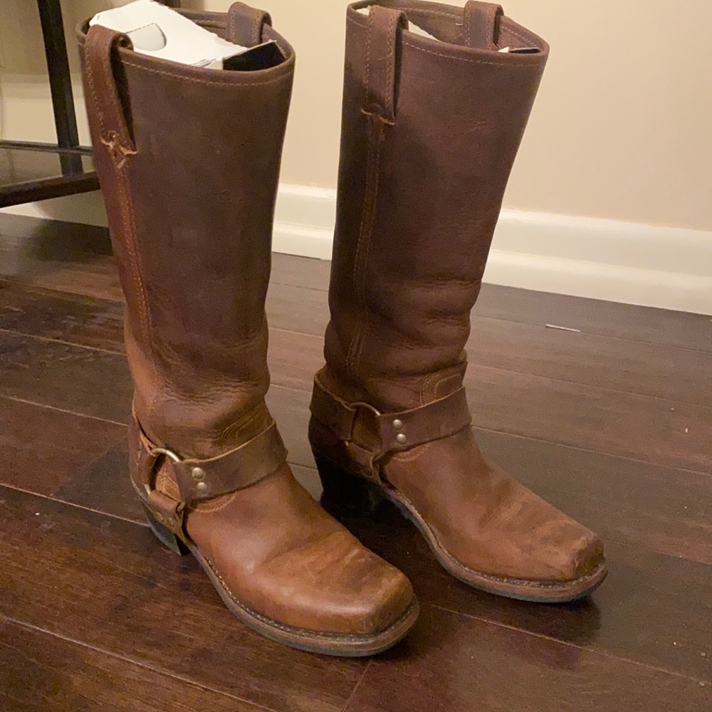 FRYE HARNESS 15R - Size 7.5